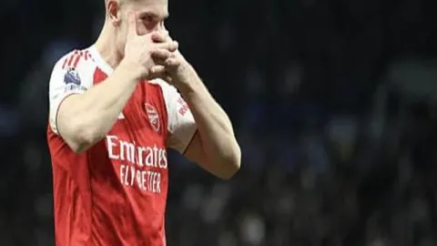 梅西梅开二度库蒂尼奧传射，巴塞3-1胜赫罗纳